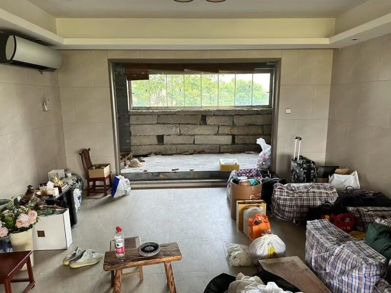 深圳北爆款法拍房龙华熙元山院两套地铁口品质大宅性价比直接拉满-第5张图片-深圳法拍房拍卖平台官网