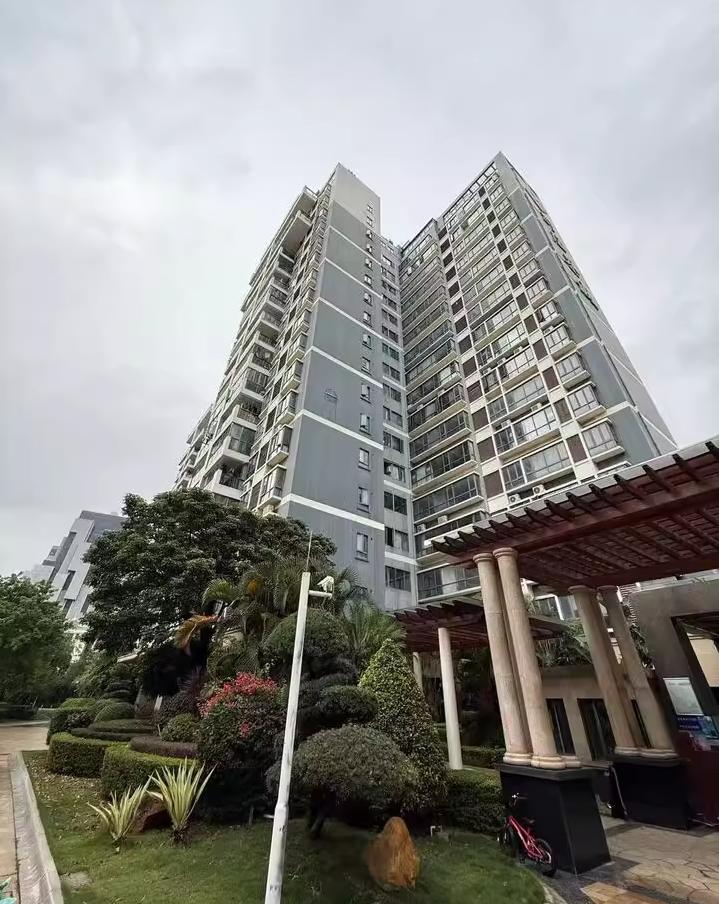 深圳宝安西乡核心区法拍房次新板楼/满五精装/双拼大宅3件套全明户型解析-第7张图片-深圳法拍房拍卖平台官网